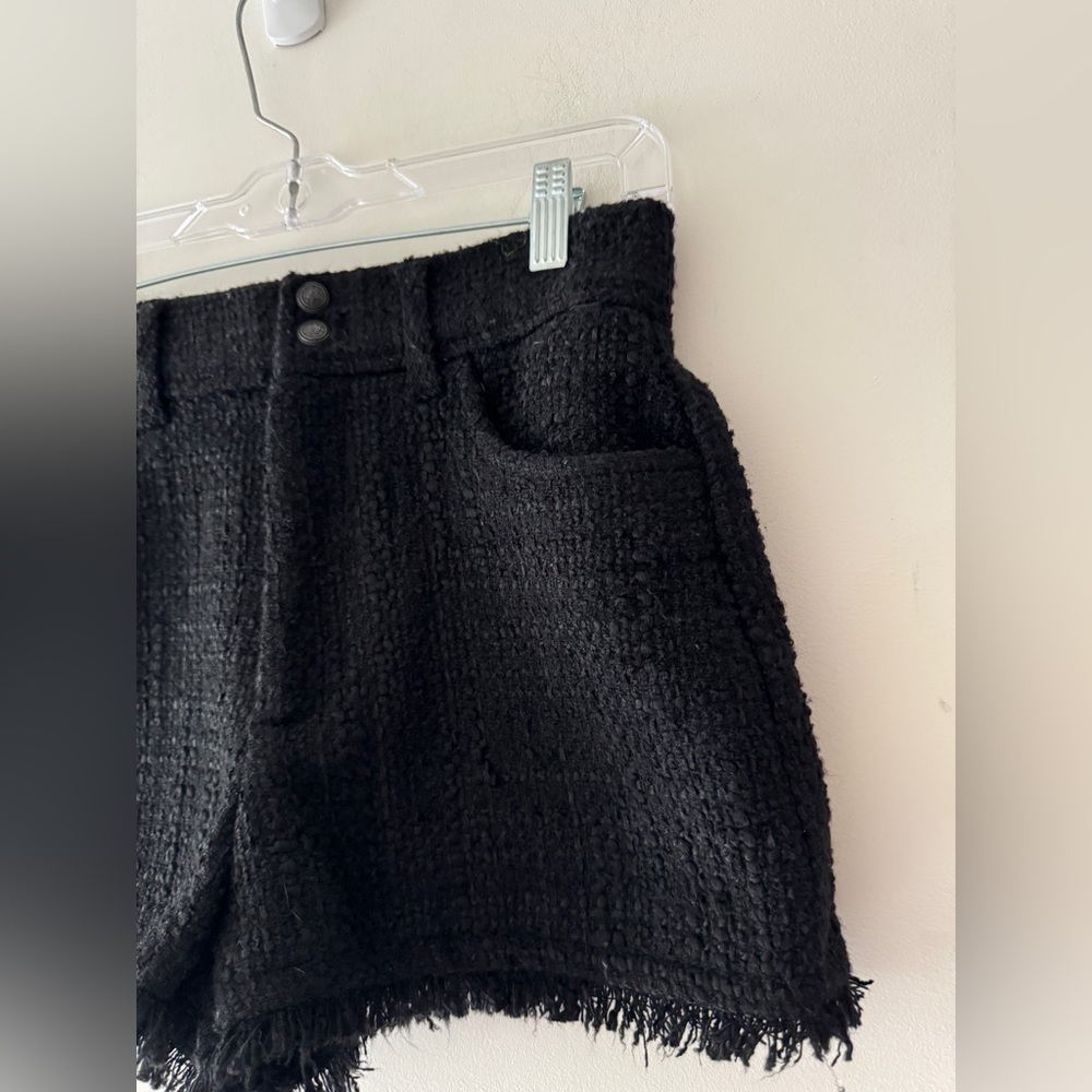 Zara Black Tweed Textured Adorable High Waisted Frayed Hem Shorts‎ - Picture 4 of 8